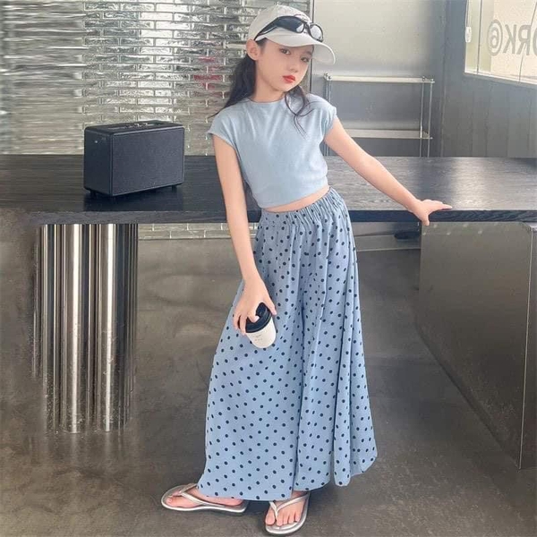 Bộ áo thun tăm nơ lưng kèm quần suông chấm bi màu xanh size đại
