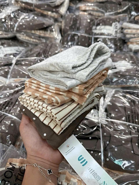 Set 4 quần legging lửng bé gái caro cam, chấm bi nâu, kẻ ngang, ghi