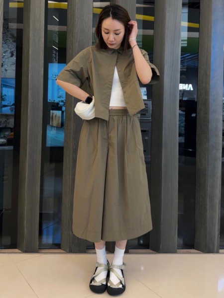 Quần dáng váy nylon culottes Uniqlo 4 màu đen, ghi, xanh lá, xanh rêu