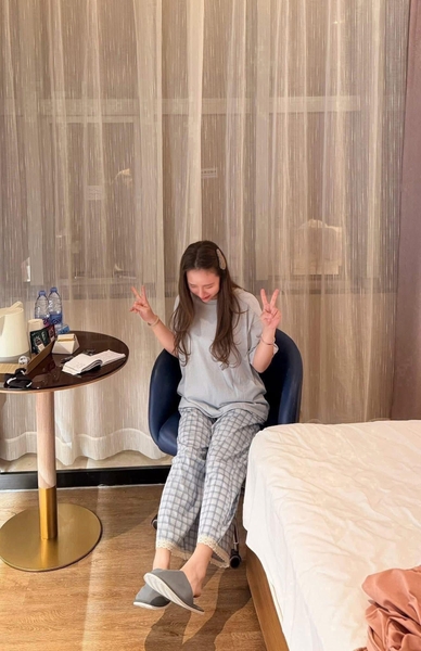 Bộ cộc tay MOTIE áo trơn quần caro dài 5 màu cam, hồng, xanh, kem, be nâu