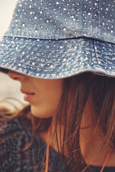 Mũ bucket jean đính đá ZARA