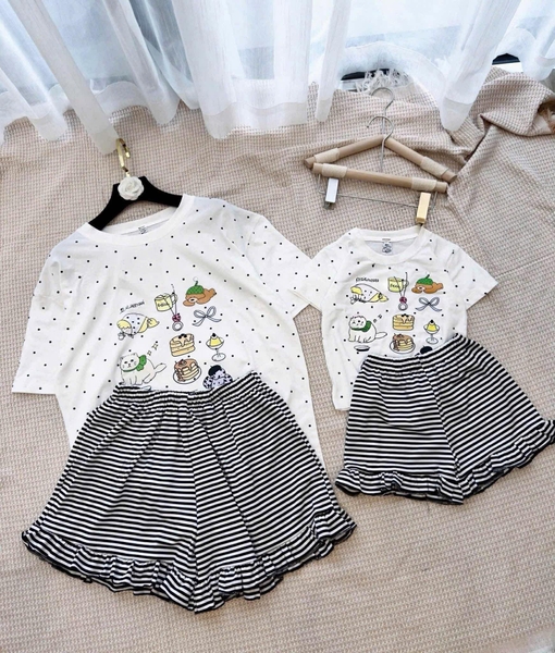 Bộ cộc tay MẸ áo chấm bi trắng quần sooc kẻ ngang