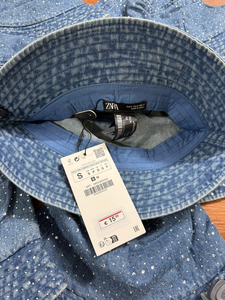 Mũ bucket jean đính đá ZARA
