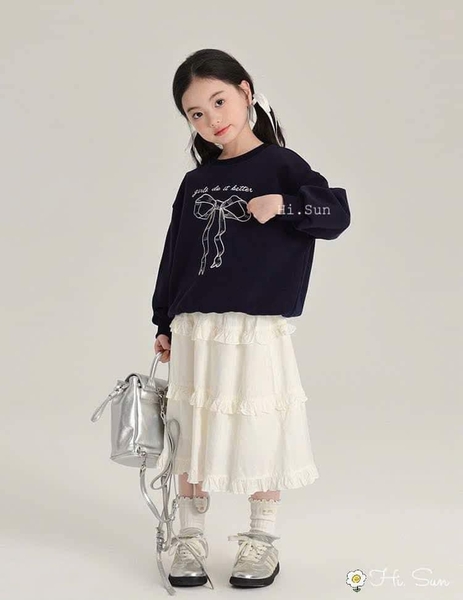 Bộ Hi.Sun áo nỉ đen dài tay mix chân váy thô trắng họa tiết nơ