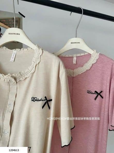 Bộ mặc nhà ren viền bèo cho nữ 2 màu hồng và ghi
