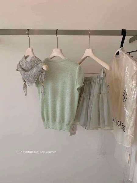 Bộ áo len dệt XANH CỐM mix khăn choàng kèm chân váy ren xòe