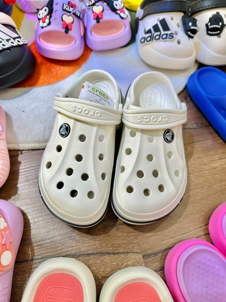 Dép Crocs Classic màu trắng