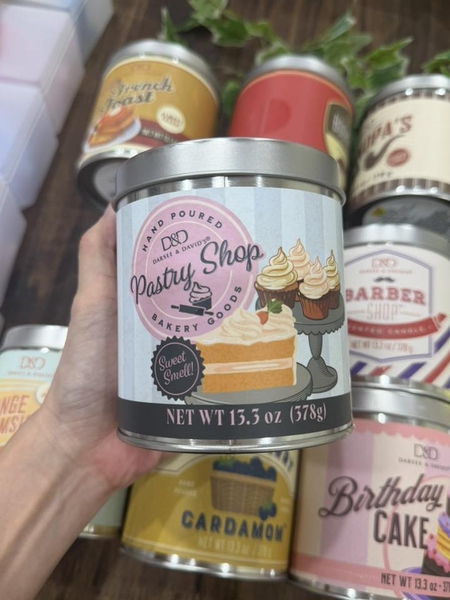 Nến thơm hộp thiếc nhiều mùi Darsee & David's 13.3 Oz