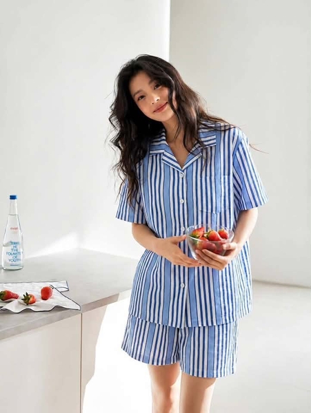 Bộ pyjama GUESS cộc tay caro 4 màu