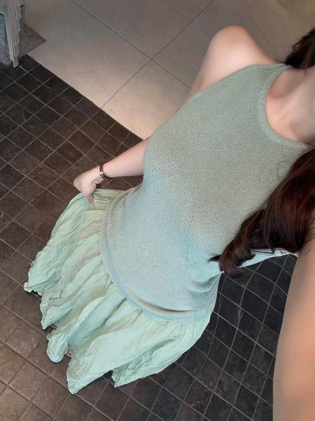Set Y Jia áo sát nách dệt kim kèm chân váy voan dáng xòe dài 4 màu