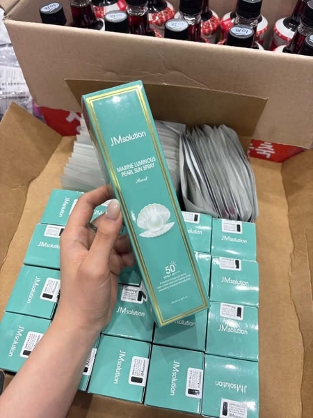 Xịt chống nắng ngọc trai 𝗝𝗠𝗦𝗢𝗟𝗨𝗧𝗜𝗢𝗡 SPF50+ 180ml