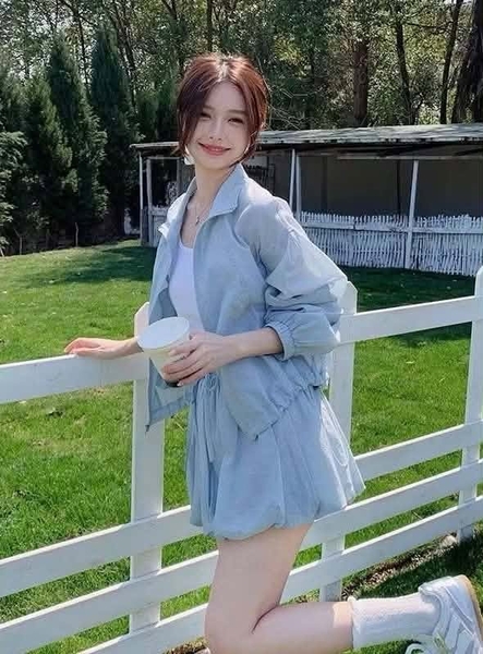 Bộ áo khoác gió chân váy bí 6 màu xanh đậm, xanh nhạt, vàng, hồng