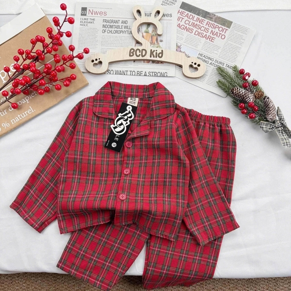 Set 2 bộ ngủ dài tay đỏ, xanh cho bé