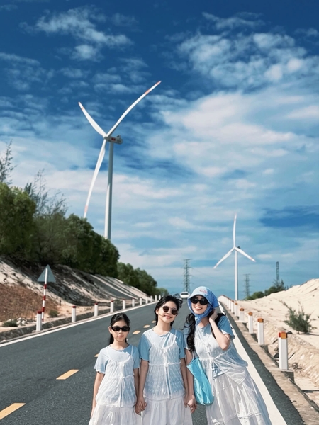 Áo phông cộc tay xanh cotton mix ren trắng