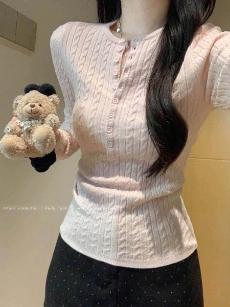Áo len tay dài 4 màu cổ tròn vặn thừng đen, hồng, trắng, xám cài cúc