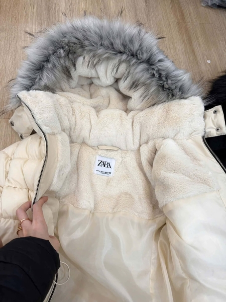 Áo khoác parka ZARA có mũ lót lông 2 màu đen, trắng