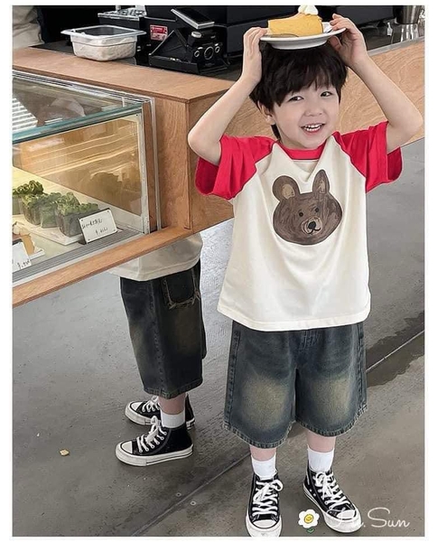 Bộ Hi.Sun áo raglan đỏ be in hình gấu mix quần jean đen lưng chun