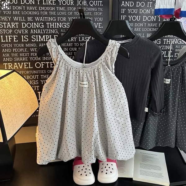 Set áo kèm váy bí chấm bi 2 màu trắng, xám