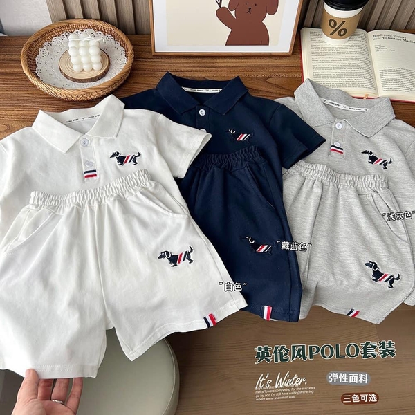 Bộ cotton cộc tay polo KACADY chú chó 3 màu navy, ghi, trắng