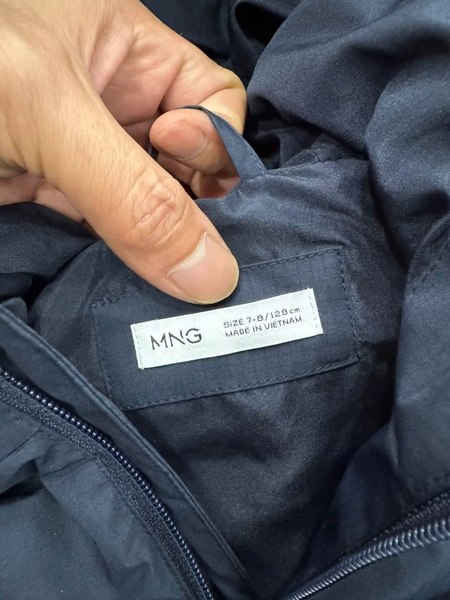 Áo phao gile Mango bé trai 2 màu navy, đen