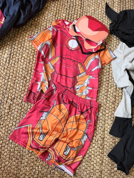 Bộ đồ hóa trang Người Sắt Iron Man Halloween cộc tay kèm mặt nạ
