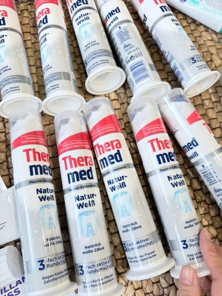 Kem đánh răng ống THERAMED 100ml 2 màu