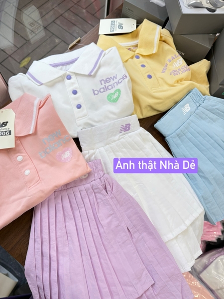 Bộ polo cộc tay New Balance màu pastel mix chân váy xếp ly 3 màu