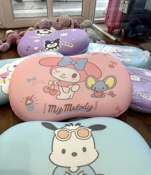 Gối cao su non dáng bụng mèo mẫu Sanrio Kuromi, Cinnamoroll, Pochacco, Melody
