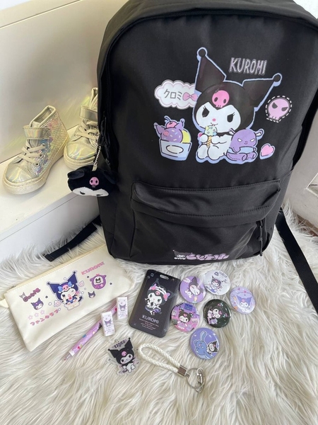 Balo vải dù màu đen Kuromi size 13x30x43cm kèm hộp bút, huy hiệu, móc chìa khóa, bút, tẩy