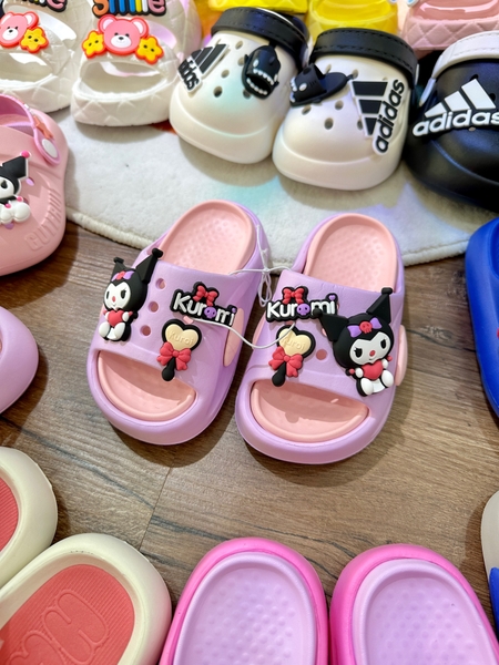 Dép lê Kuromi 2 màu tím, hồng đậm