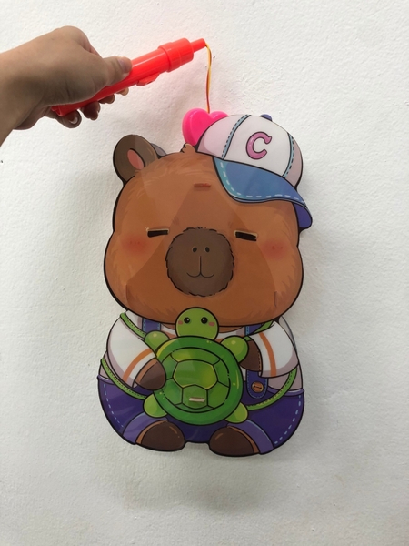 Đèn lồng chạy pin mẫu Capybara ôm rùa con