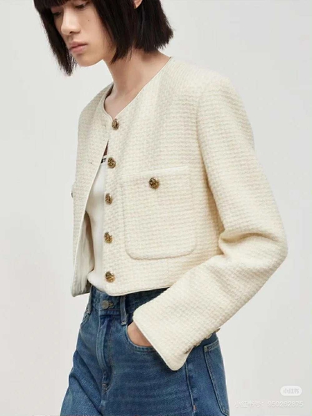 Áo khoác dạ tweed MO&Co màu trắng khuy vàng