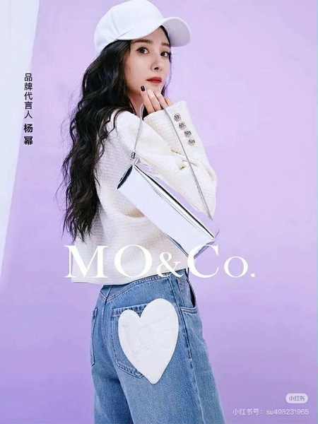Áo khoác dạ tweed MO&Co màu trắng khuy vàng