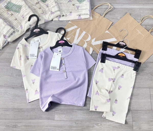 Set 2 bộ thun tăm màu be và tím họa tiết hoa