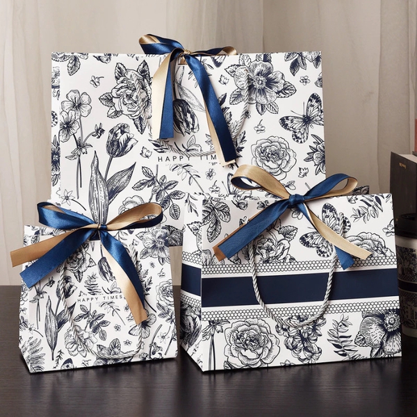 Túi giấy đựng quà quai xách 2 size