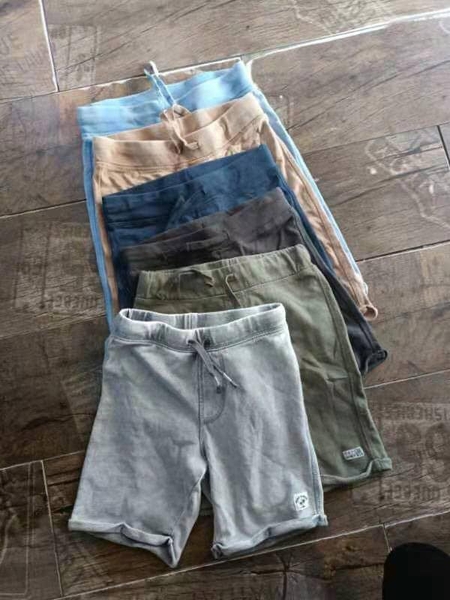 Quần short lửng da cá H&M bé trai 6 màu