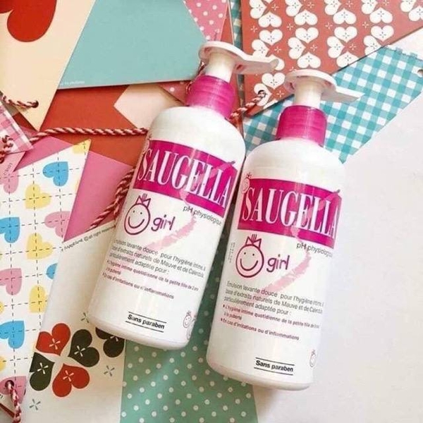 Dung dịch vệ sinh cho bé gái Saugella Girl
