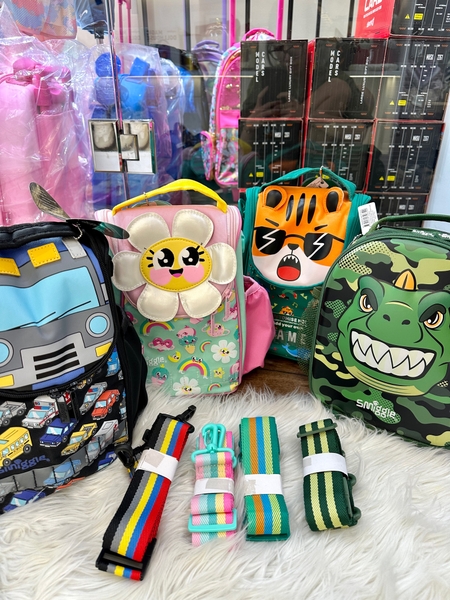 Túi Smiggle đeo chéo dạng đứng size 27x17cm nhiều mẫu