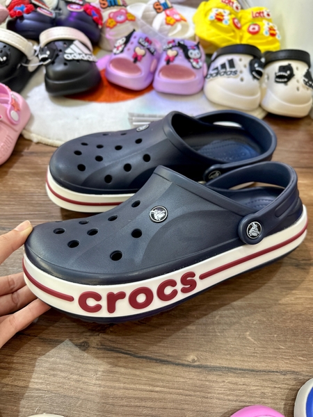 Dép Crocs Classic màu xanh Navy