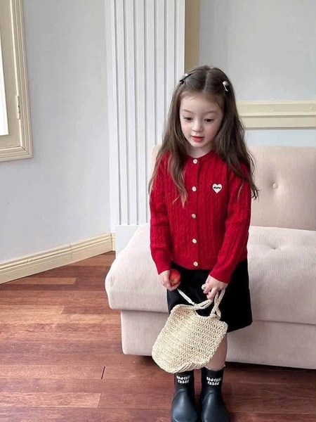 Áo len cardigan trái tim thêu chữ More nhiều màu cho bé gái