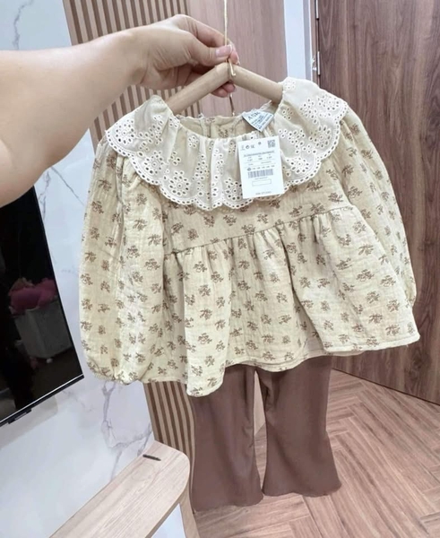 Bộ áo babydoll tăm hoa nhí vàng và quần nâu loe