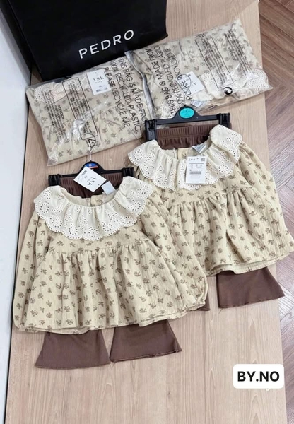 Bộ áo babydoll tăm hoa nhí vàng và quần nâu loe