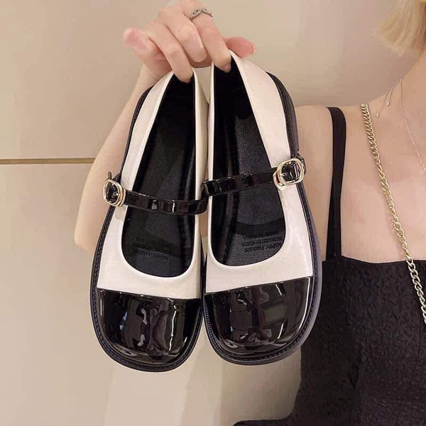 Giày babydoll da 2 màu đen và trắng đế 3 phân