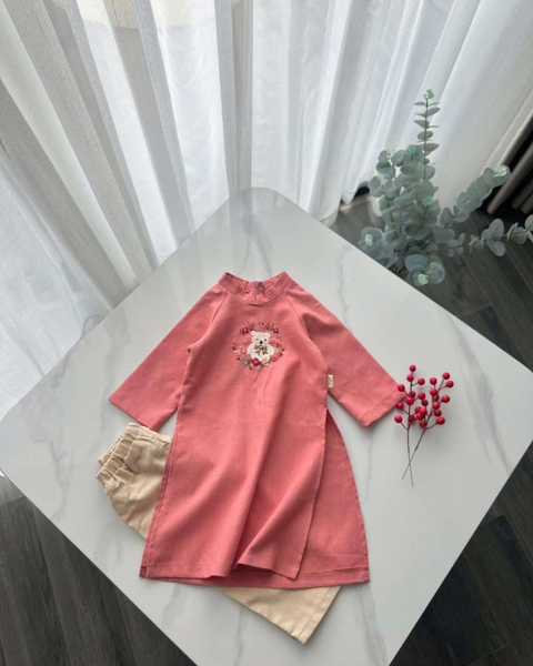 Áo dài bé gái Linen Áo hồng thêu hình gấu