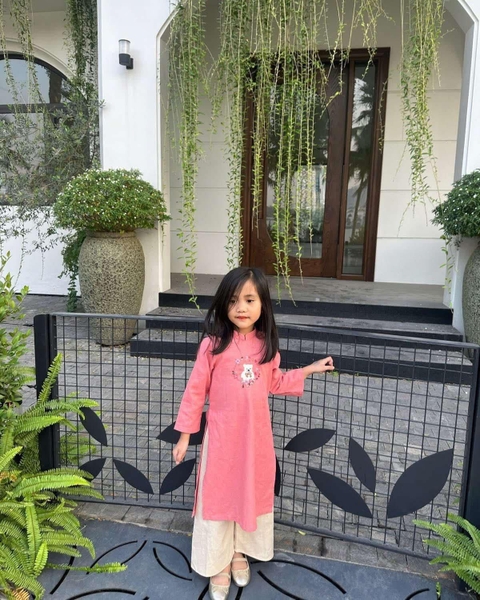 Áo dài bé gái Linen Áo hồng thêu hình gấu