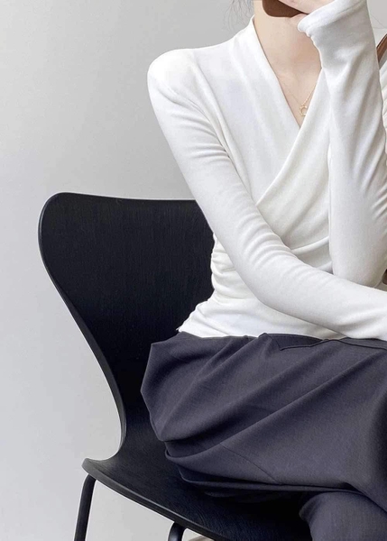 Áo dài tay vạt chéo cổ V 3 màu cho nữ đen, nâu be, trắng