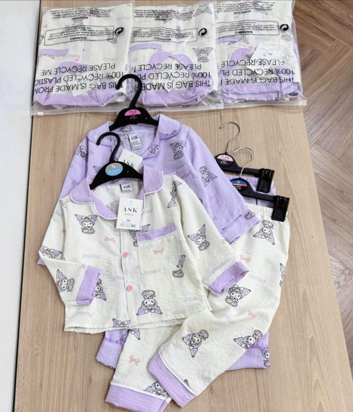 Set 2 bộ pyjamas dài tay Mickey đen kẻ, Kuromi tím trắng
