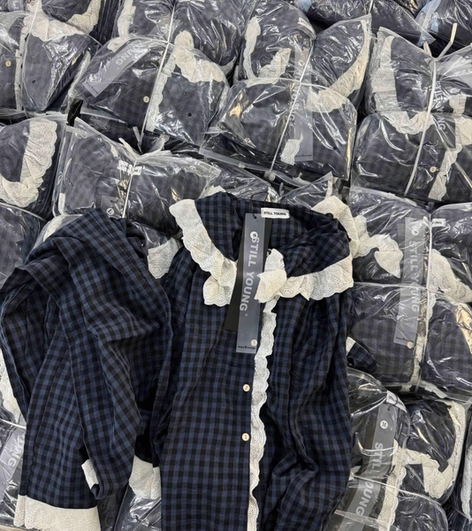Bộ pyjamas caro phối ren 2 màu nâu, xanh than cho nữ