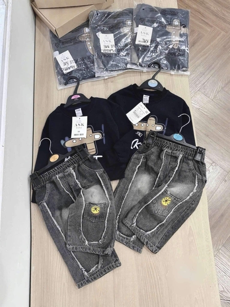 Bộ áo nỉ dài tay đen Rocket quần jean khói rách dáng suông cho bé trai