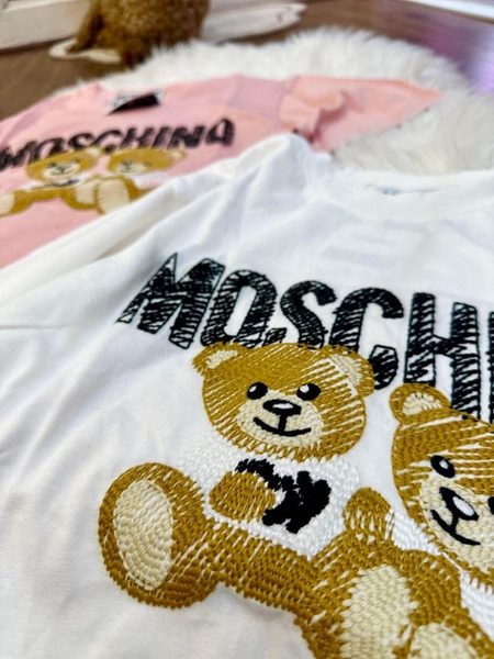 KGP - Áo phông Moschino thêu gấu 2 màu